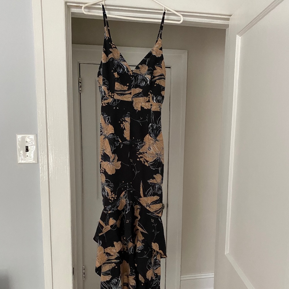 Lulu’s Darling Daylily Black Floral Print High-Low Maxi Dress